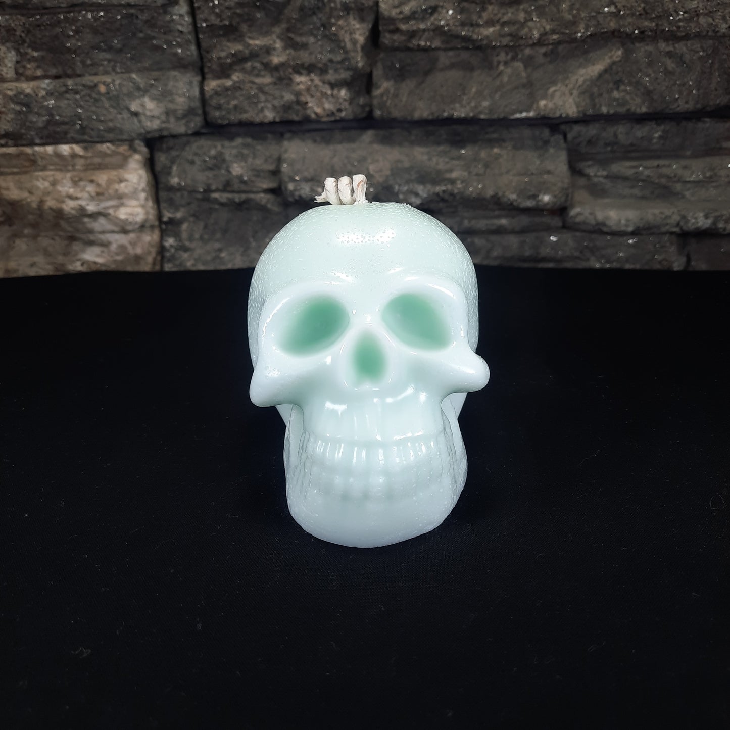 Skull Pillar Goji Berry & Hemp