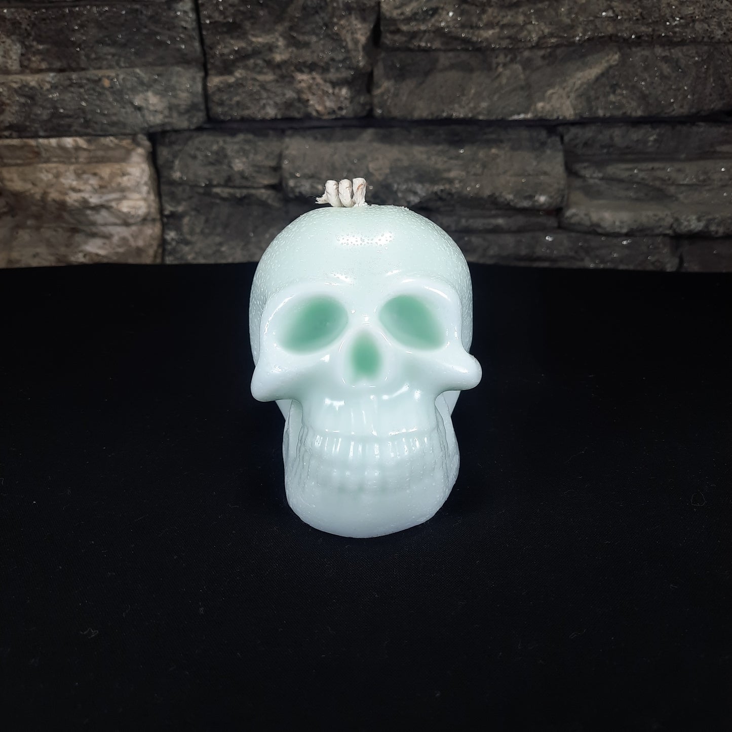 Skull Pillar Goji Berry & Hemp