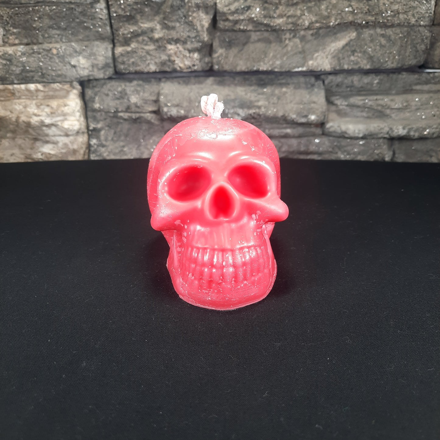 Skull Pillar Cranberry Cinnnamon